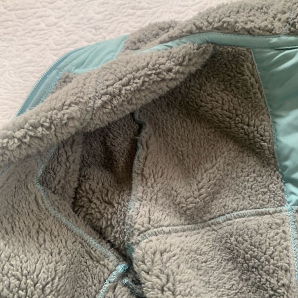 Woman's small Columbia sherpa lined wind proof jacket - Picture 4 of 6